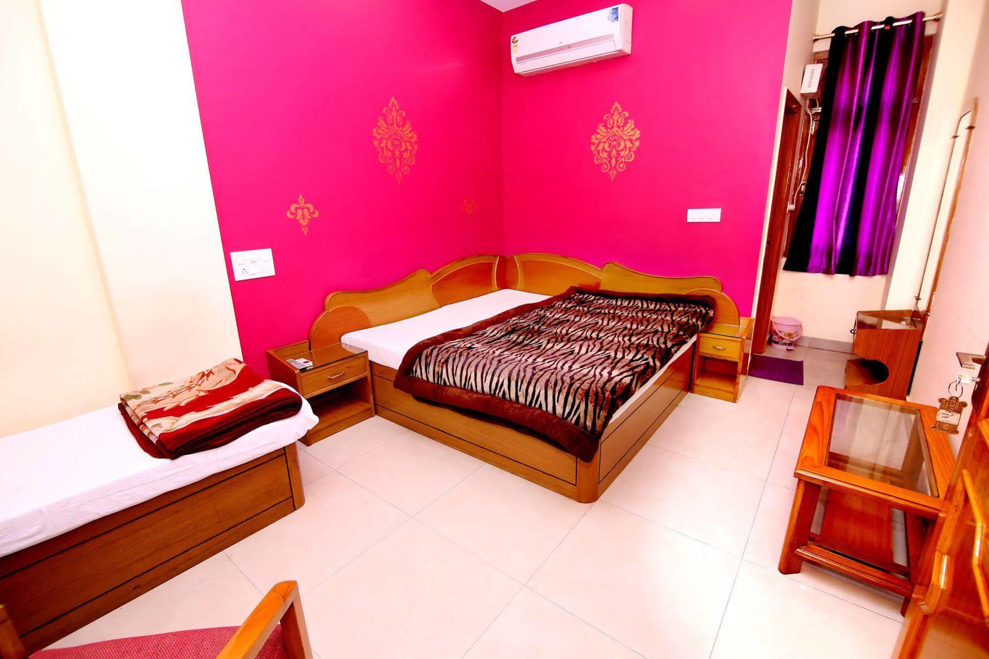 Hotel Sunshine Haridwār Екстериор снимка