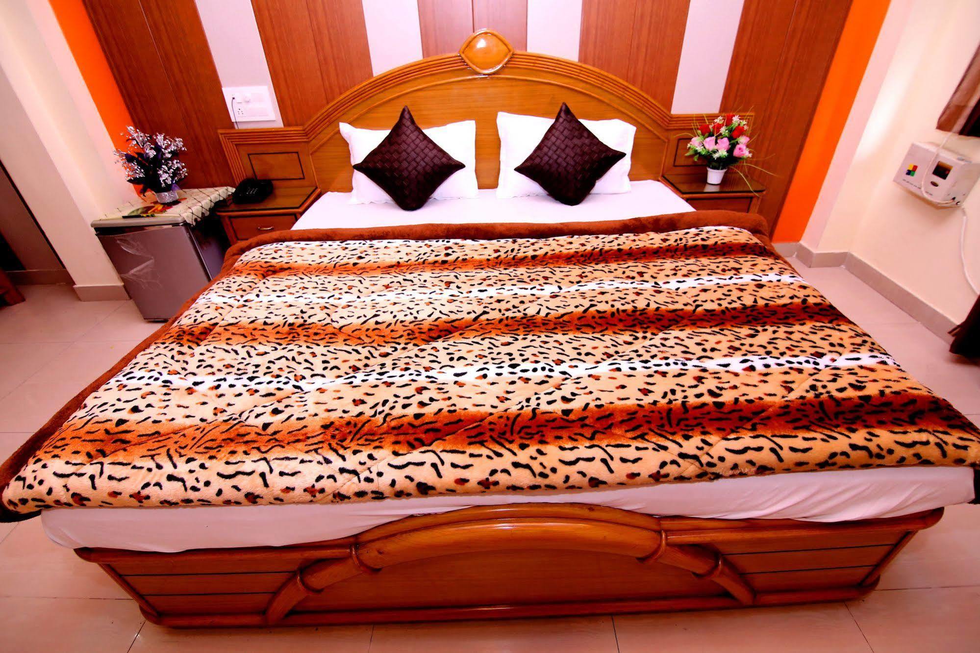Hotel Sunshine Haridwār Екстериор снимка